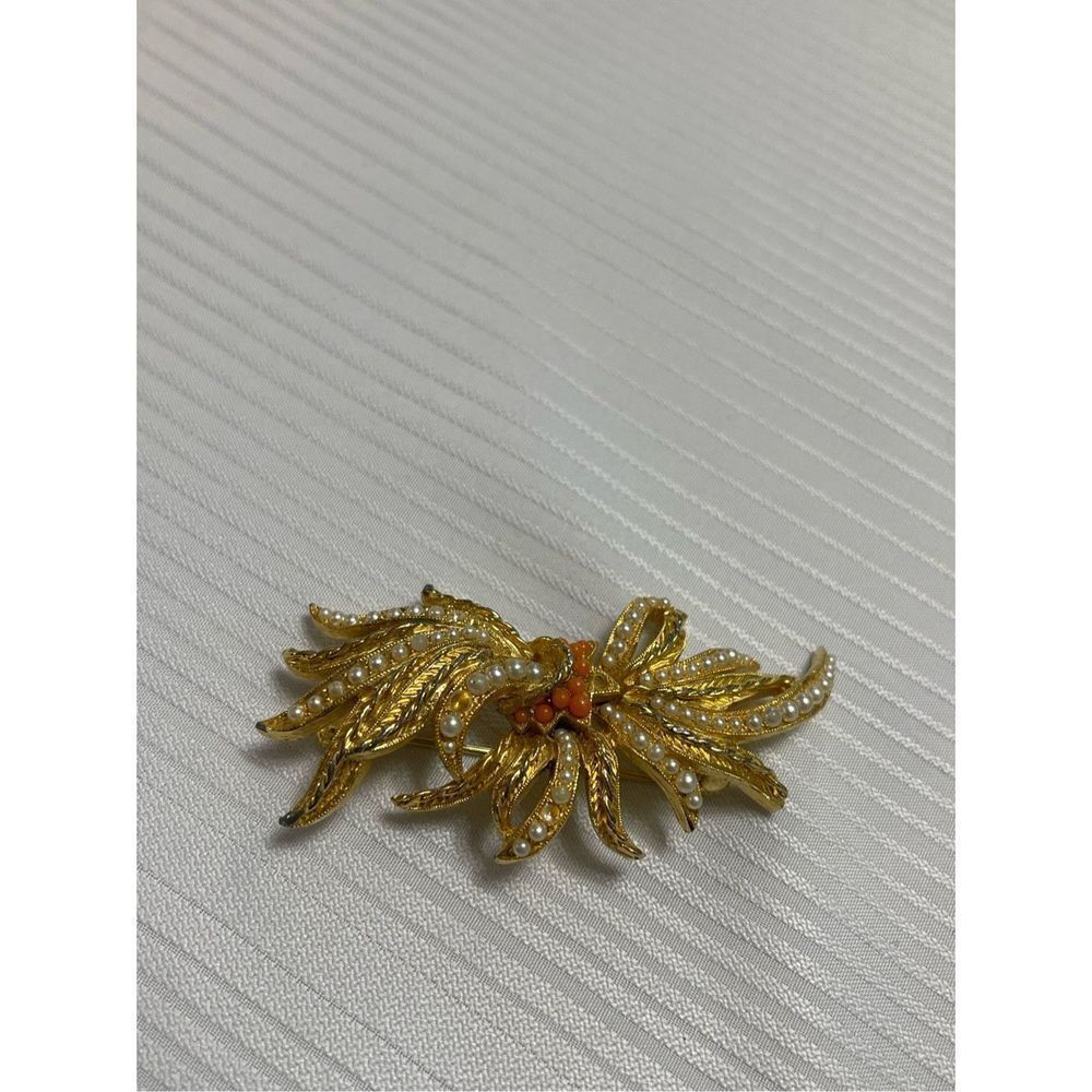 Bellini Faux Pearl Brooch Estate